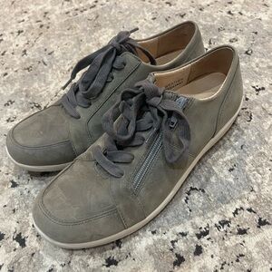 Vionic Abigail sneaker